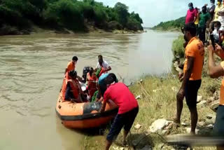 SDRF rescued farmers who stranded due to flood