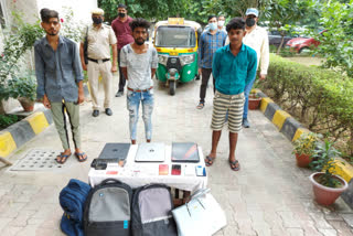 four accused of thak thak gang arrested