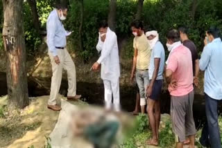 a dead body found in Bamdoli Village of jhajjar