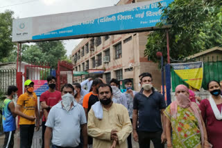 victims family protested at Malviya Nagar police station