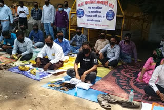 Teachers in the streets on teachers day