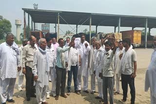 Protest against new agricultural Ordinance in Kharkhoda