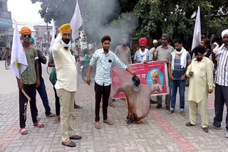 Burnt effigy of Cabinet Minister Sadhu Singh Dharamsot over scholarship scam