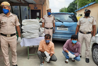 Delhi Police caught liquor smuggler xuv car