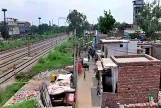 12 thousand people living on railway line will have to evacuate the slums in faridabad