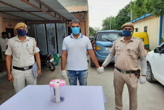 miscreant arrested with illegal weapon by baba haridas nagar police