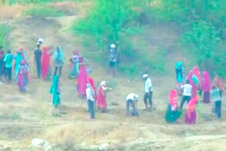 અમીરગઢ તાલુકાના બાલુન્દ્રા ગામે મનરેગા કૌભાંડ મામલો, પોલીસે 2 લોકોની કરી અટકાયત