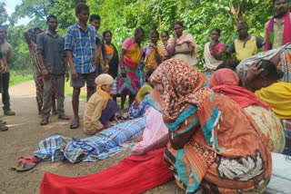 Naxalites kill 4 villagers on suspicion of informer in jagdalpur