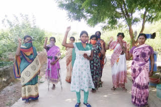 Women's protest in kadapa to ban alcohol