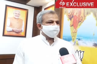 Adesh Gupta attacked on Delhi government dengue campaign