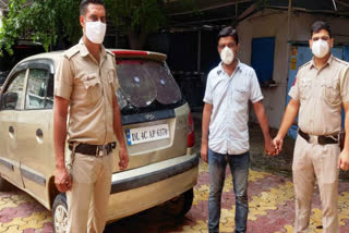 maurya enclave police arrested smuggler with 1632 quarter bottle illegal liquor