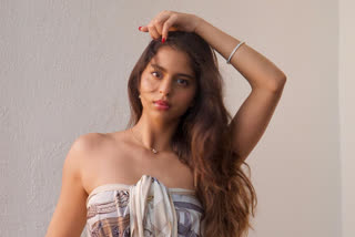 SRK's daughter Suhana turns into 'island girl'