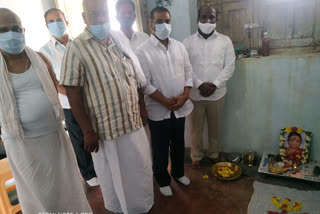 MLAs  Pailla Shekhar Reddy, Chirumarthi Lingaiah Visitation to the family members of the deceased