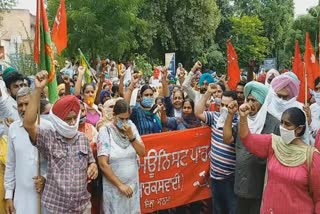 party staged a protest in front of the police station mansa demanding the release of the CPI (M) leader