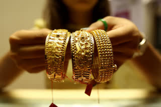 Gold rises Rs 258, silver gains Rs 837