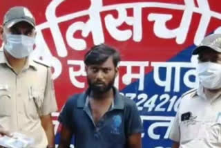 sangam park police arrested snatcher with stolen mobile phone and knife in delhi