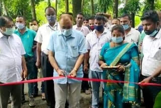 ৰাজহুৱা ভৱন আৰু পথ মেৰামতি কামৰ আধাৰশিলা স্থাপন কেবিনেট মন্ত্ৰী ৰঞ্জিত দত্তৰ