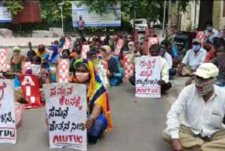 Alamutty Garden employees protest over pay