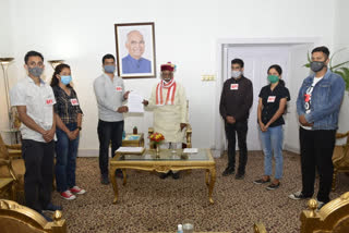 SFI delegation meet Governor Bandaru Dattatreya in shimla