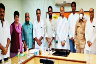 CM Ashok Gehlot News ,  Congress leaders met CM