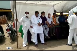 Congress general minister sitting on strike