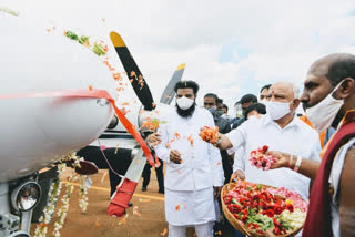 karnataka-cm-launches-first-integrated-air-ambulance-service