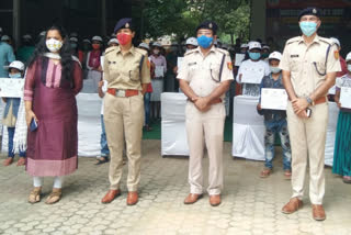 dwarka police organized painting competition on world literacy day 2020