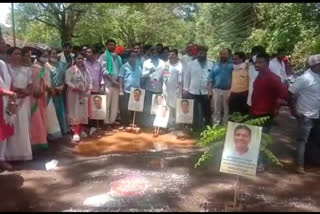 congress activists Protest in Dharwad