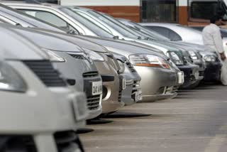 यात्री वाहनों की खुदरा बिक्री अगस्त में सात प्रतिशत कम रही: फाडा