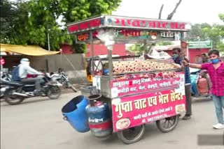 Trying to sabotage the street vendor scheme