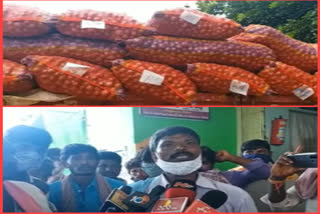 onion farmers protest in association with cpm at kurnool market