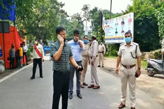 Dhanbad DC Umashankar Singh inspected the border with bengal, धनबाद उपायुक्त उमाशंकर सिंह ने बॉर्डर का किया निरीक्षण