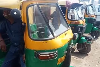 Auto drivers facing problems due to increasing of e-rickshaws in Delhi