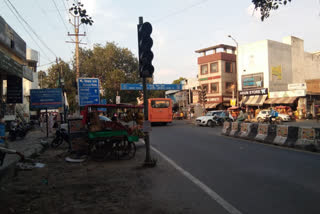 Traffic light conditions deteriorate for a long time on red of furniture market in Najafgarh