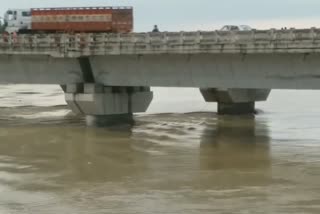 Kamala Balan river flowing above danger mark in madhubani