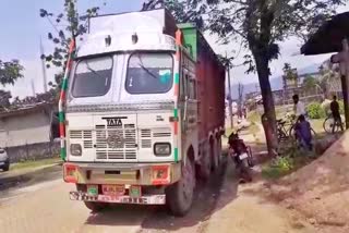 truck seized with barmis supari silchar assam etv bharat news