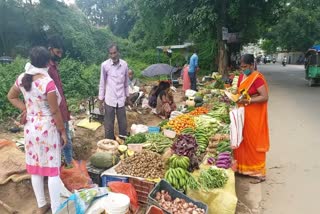 crowd in hazaribag market regarding jitiya, जितिया पर्व को लेकर हजारीबाग के सब्जी बाजार में भीड़