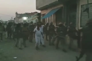 Crowd drove away history-sheeter miscreant from Ghaziabad police custody in Tronica City