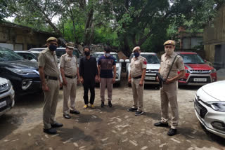 south east AATS arrests two people of auto lifter gang 11 luxury vehicles recovered