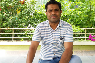 रवि मुकुल