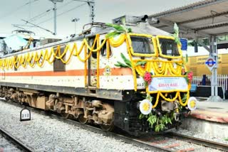 first-kisan-rail-from-south-india-in-delhi