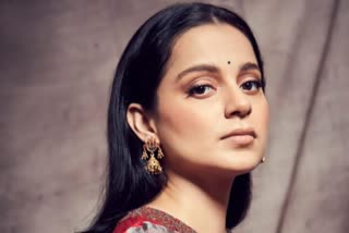 actress-kangna-ranuats-mother-asha-ranuat-attacks-on-shivsena