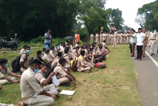 assistant police man protest in giridih