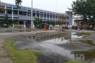 drain water flowing outside district hospital in sahibganj