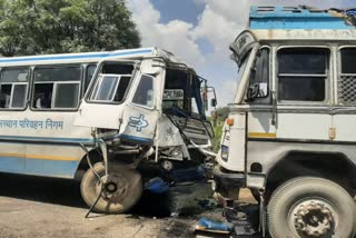 truck hit roadways bus in alwar,  truck hit roadways bus