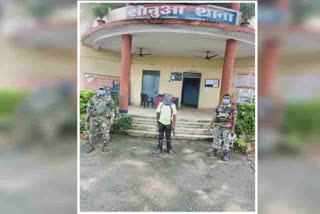 naxalite arrested in chaibasa, naxal news of chaibasa, crime news of chaibasa, चाईबासा में नक्सली गिरफ्तार, चाईबासा में नक्सल की खबर, चाईबासा में अपराध की खबरें