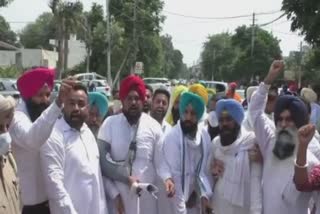 Lok Insaf Party activists protest outside MLA Vaid 's house