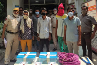 Kalkaji police arrested 5 thieves of Mewati gang who robbed ATM