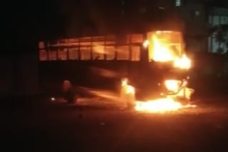 bus-caught-fire-in-ranchi