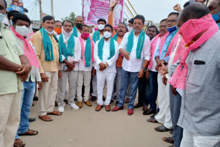 trs celebrations at manthani in peddapalli district